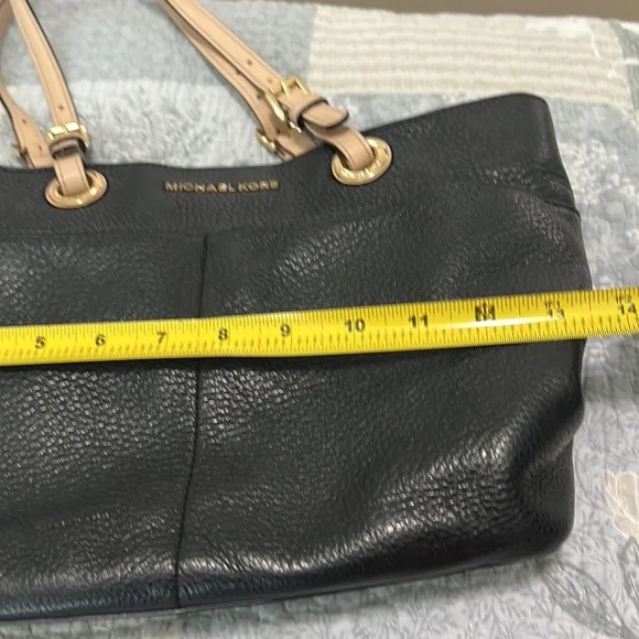 Michael Kors Shoulder Bag - Picture 10 of 12